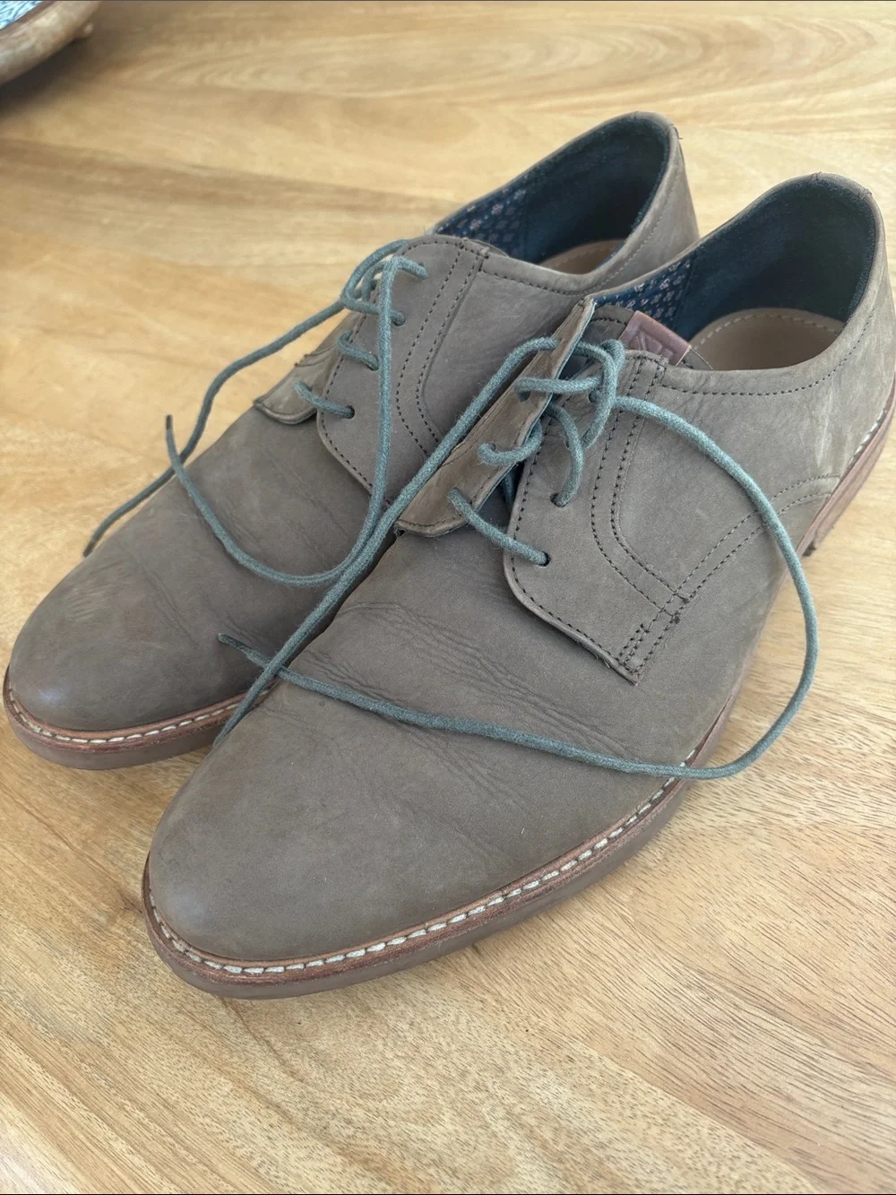 Ben Sherman Men's Taupe Lace-Up Derby Shoes with Grey Laces